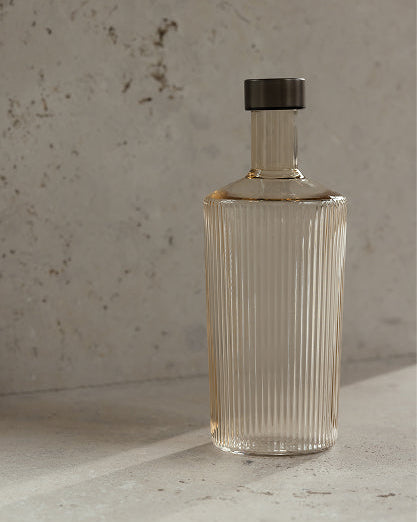 1 glass bottle for water