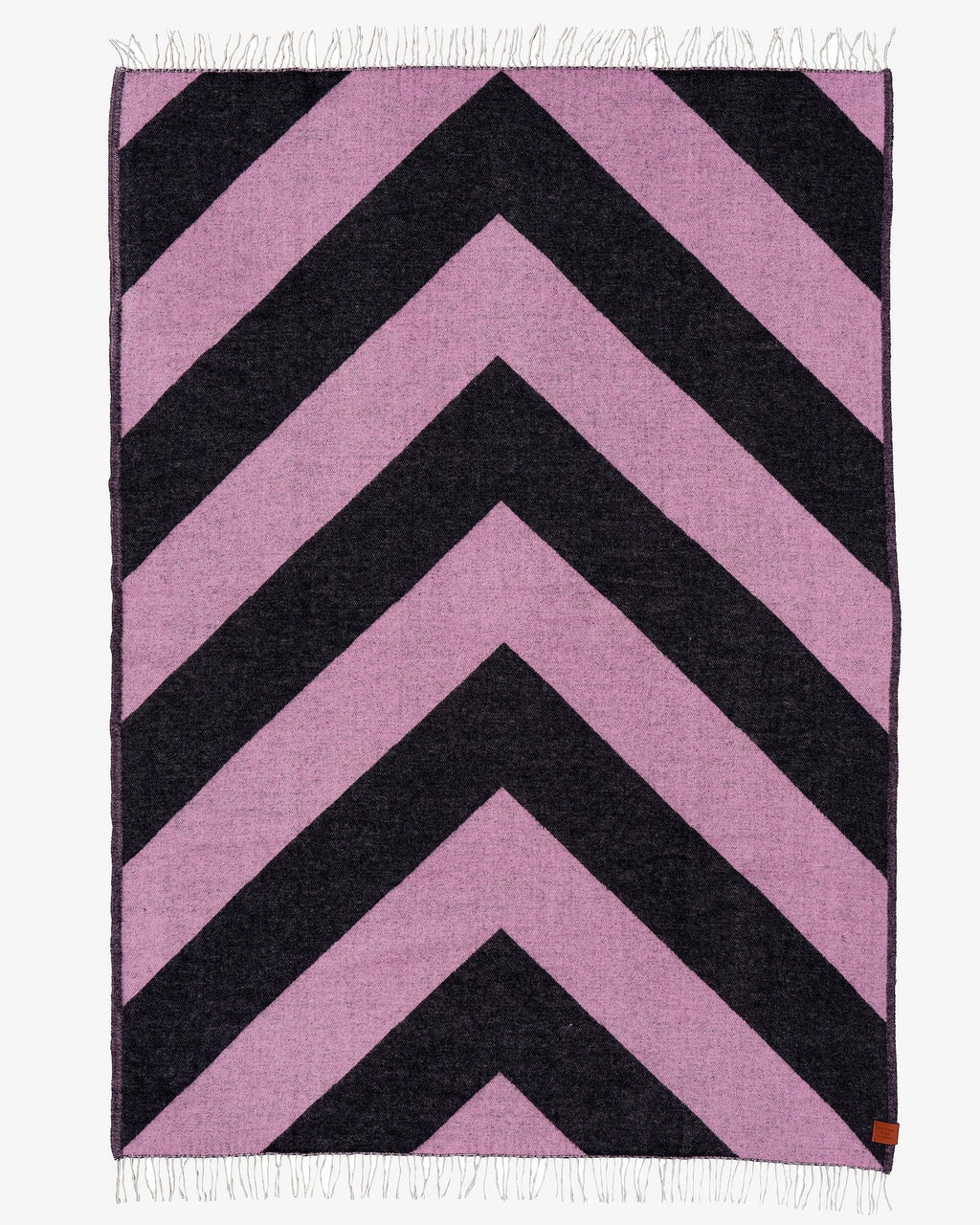 Angle - tæppe i 50% genanvendt 50% ny merinould