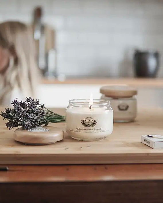 Duftlys med trælåg - 60 timer