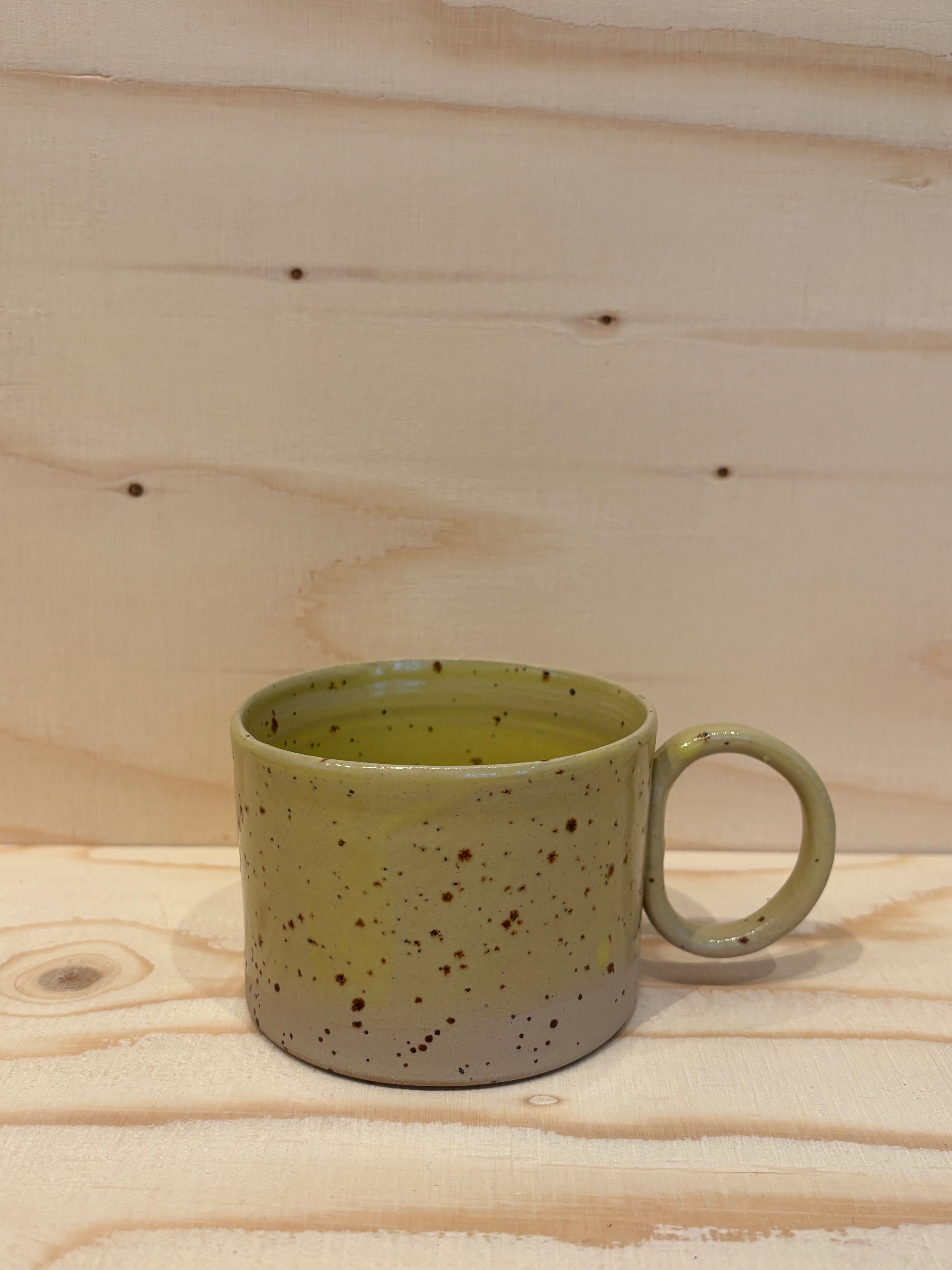 Crush cup