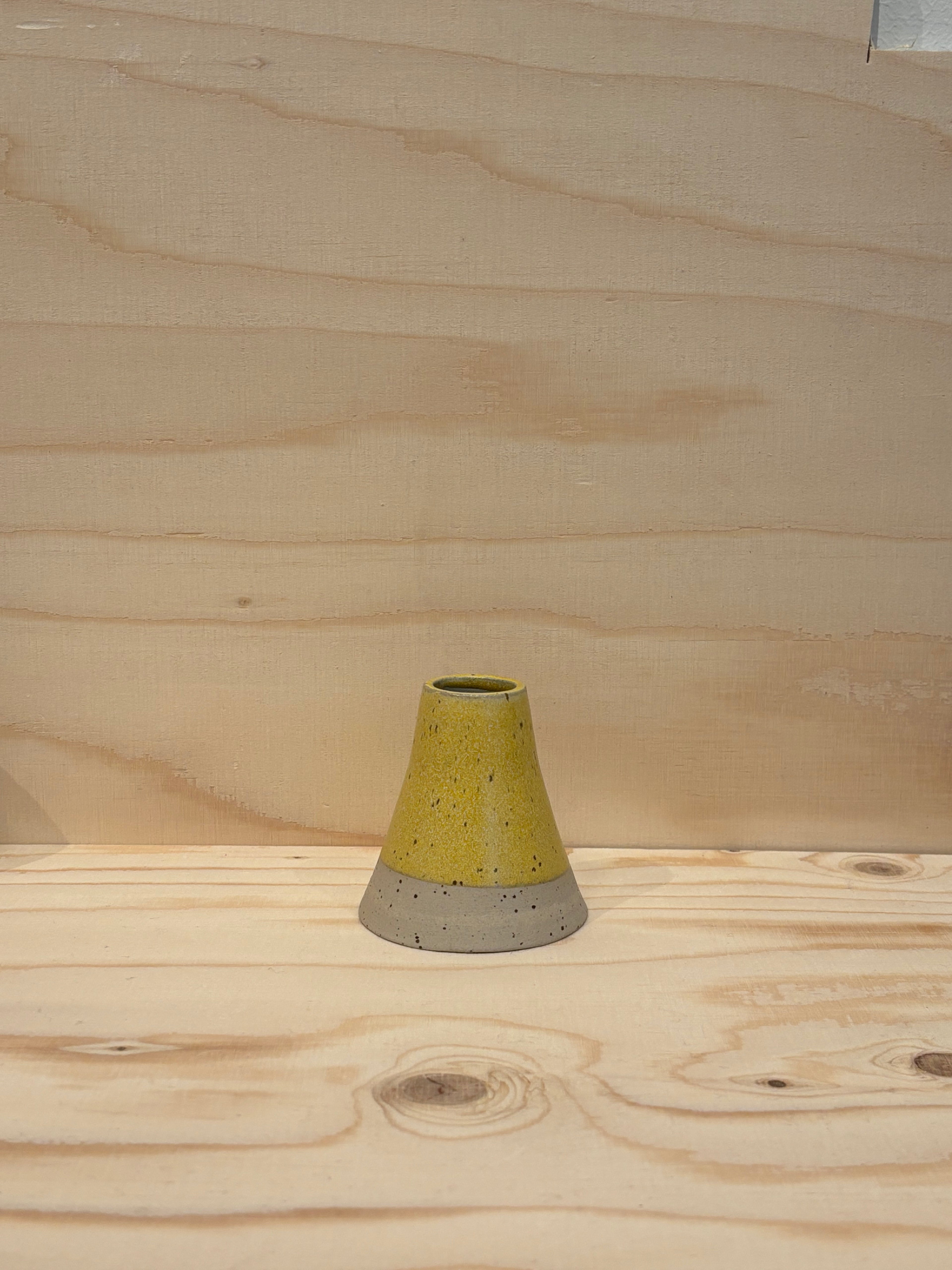 Keglevase (lille - 7 cm høj)