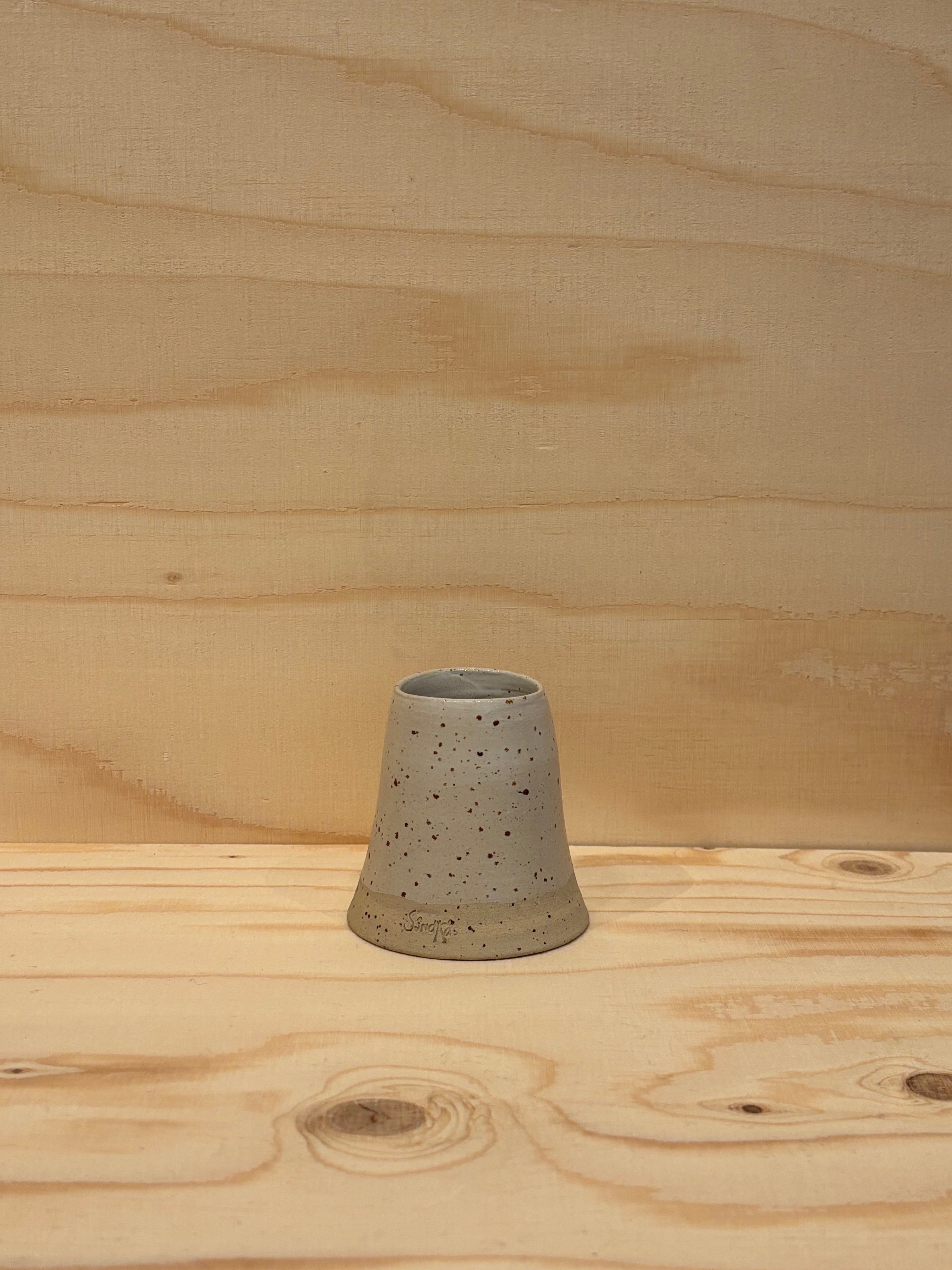Keglevase (lille - 7 cm høj)