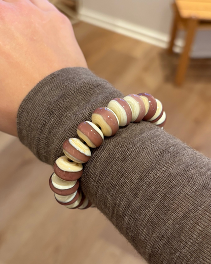 Glasperle armbånd