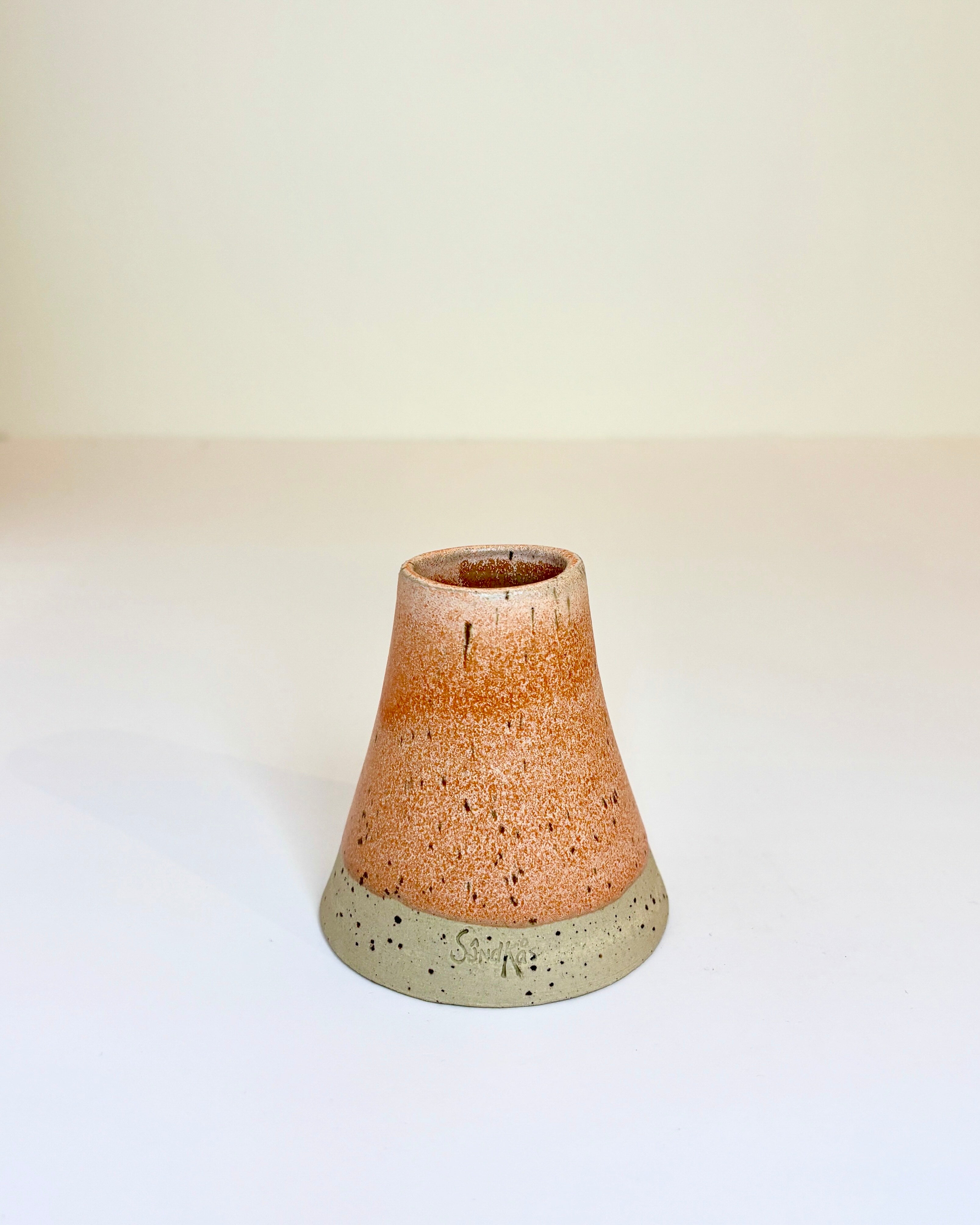 Keglevase (lille - 7 cm høj)