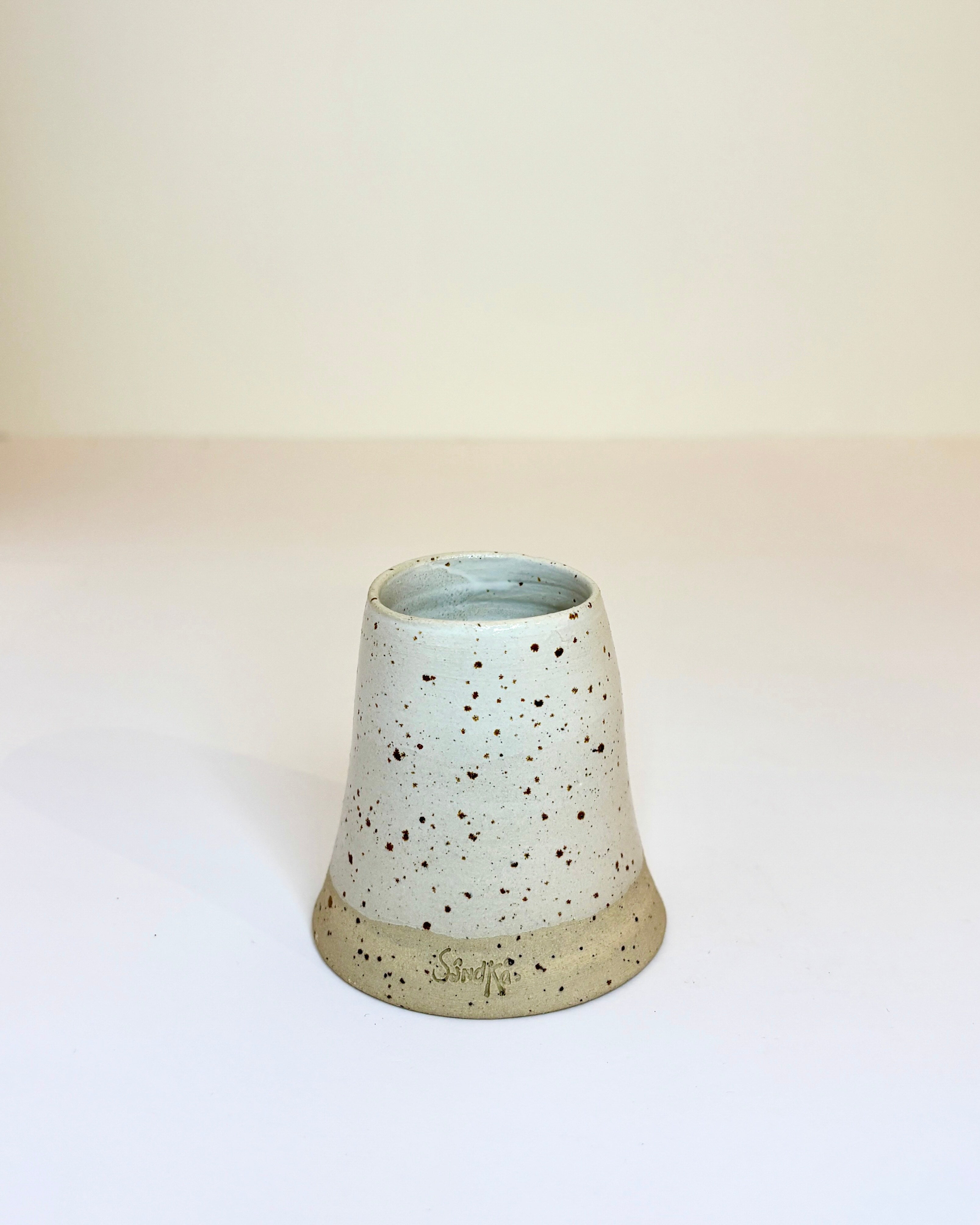 Keglevase (lille - 7 cm høj)