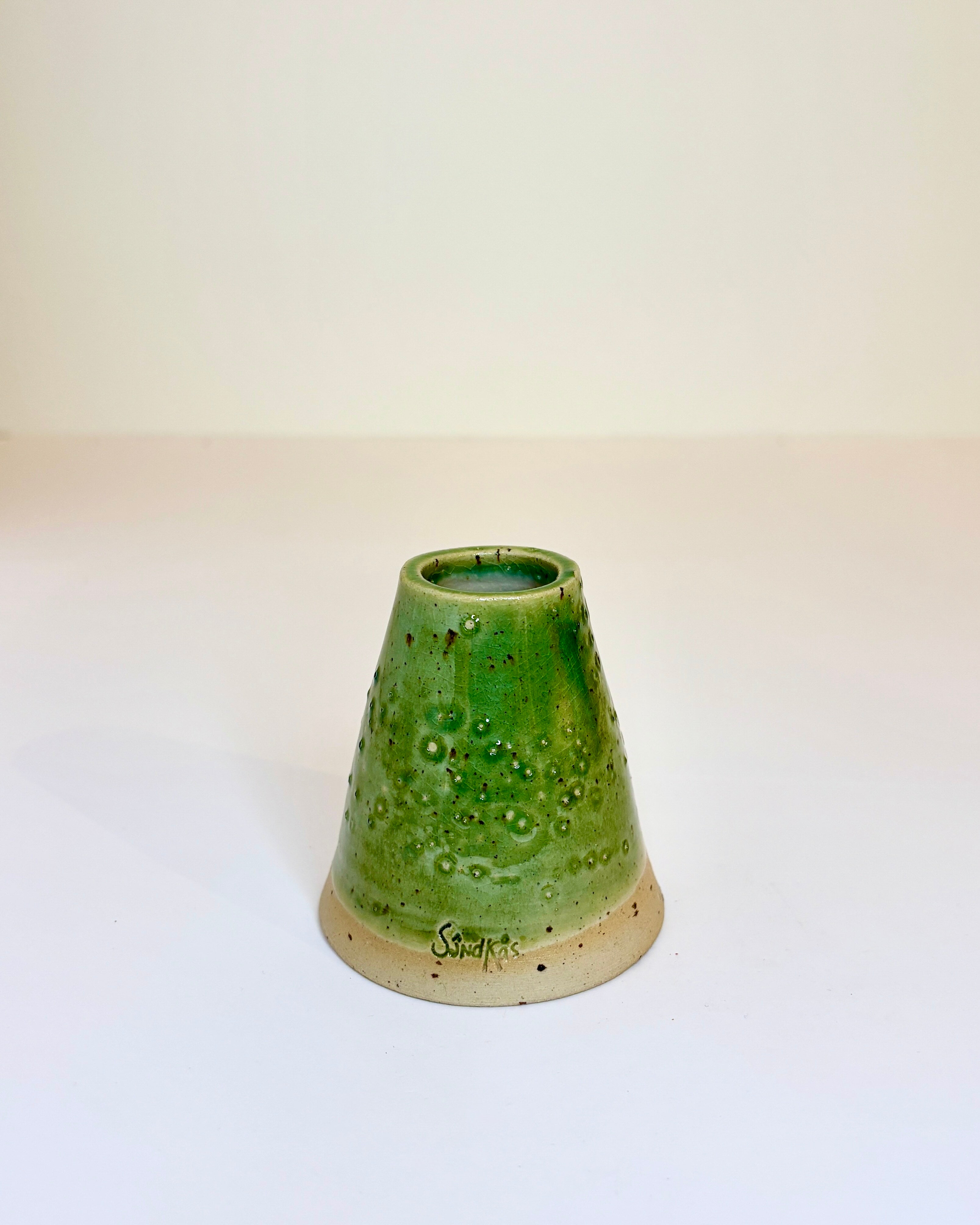 Keglevase (lille - 7 cm høj)