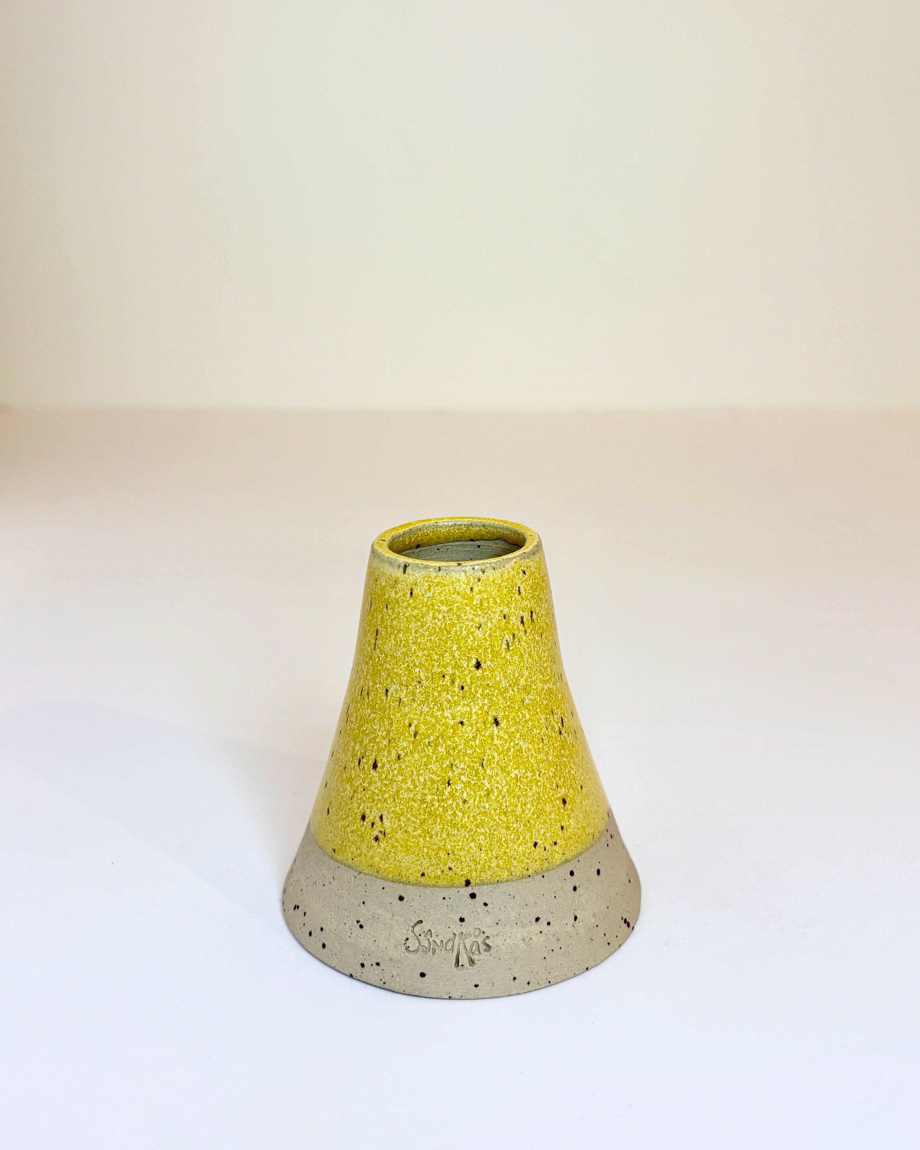 Keglevase (lille - 7 cm høj)