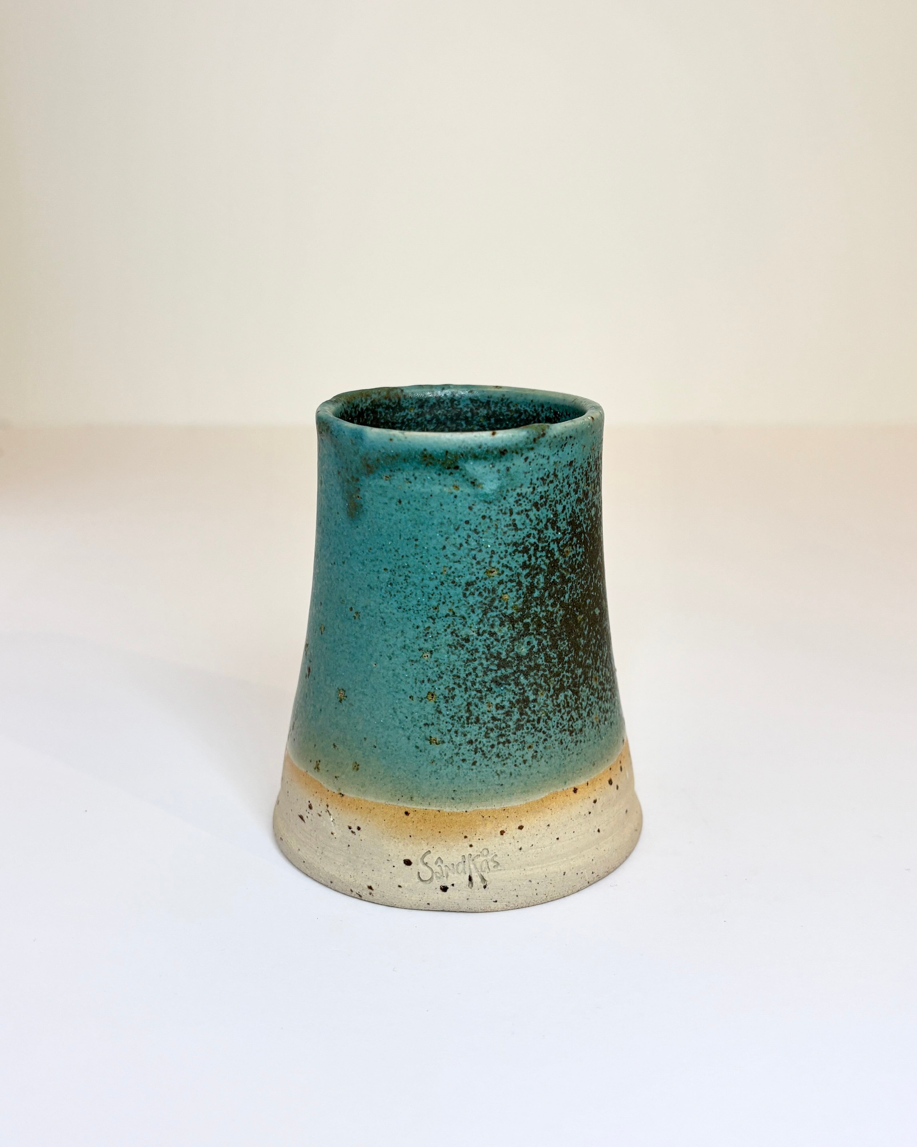 Keglevase (mellem - 9 cm høj)