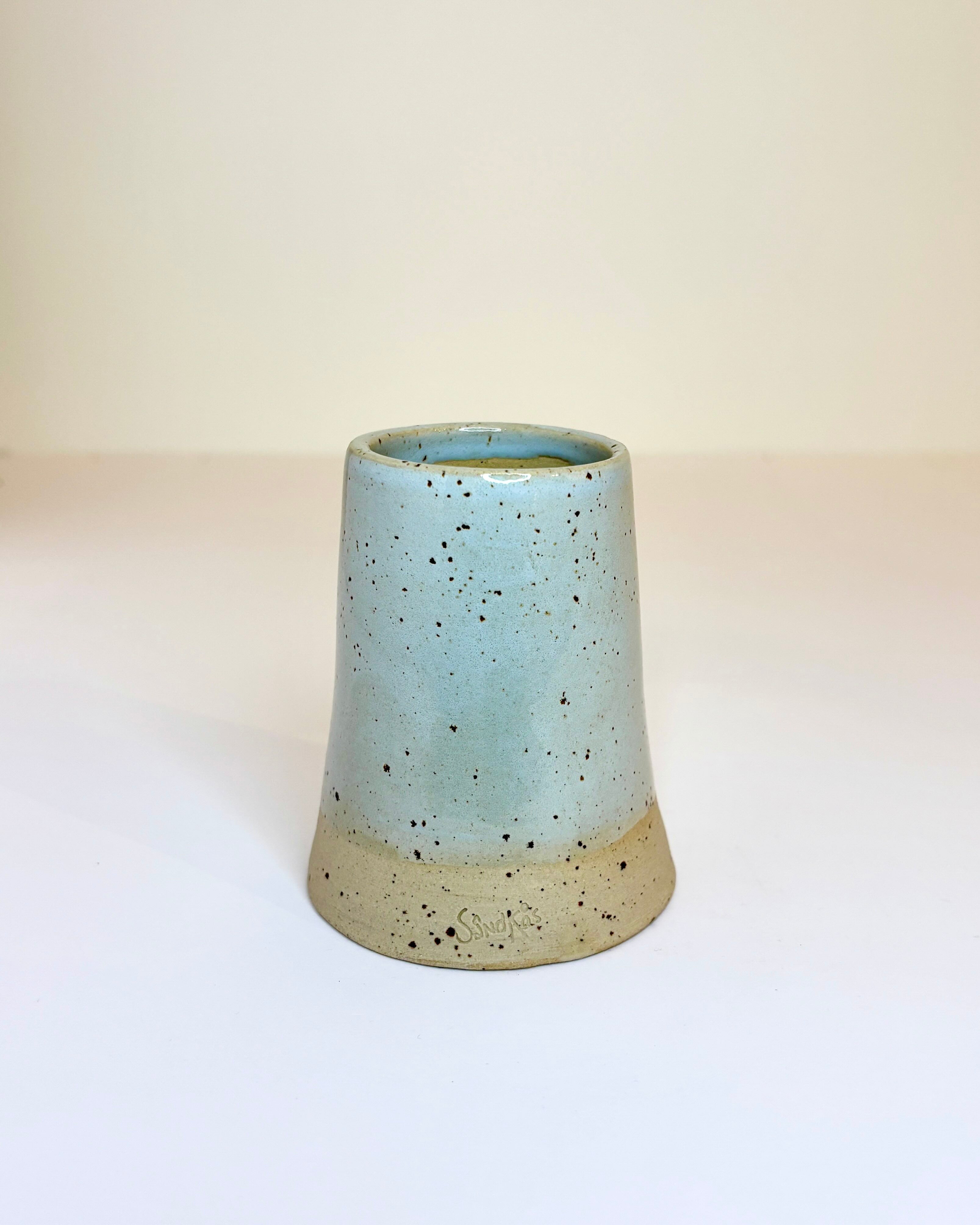 Keglevase (mellem - 9 cm høj)