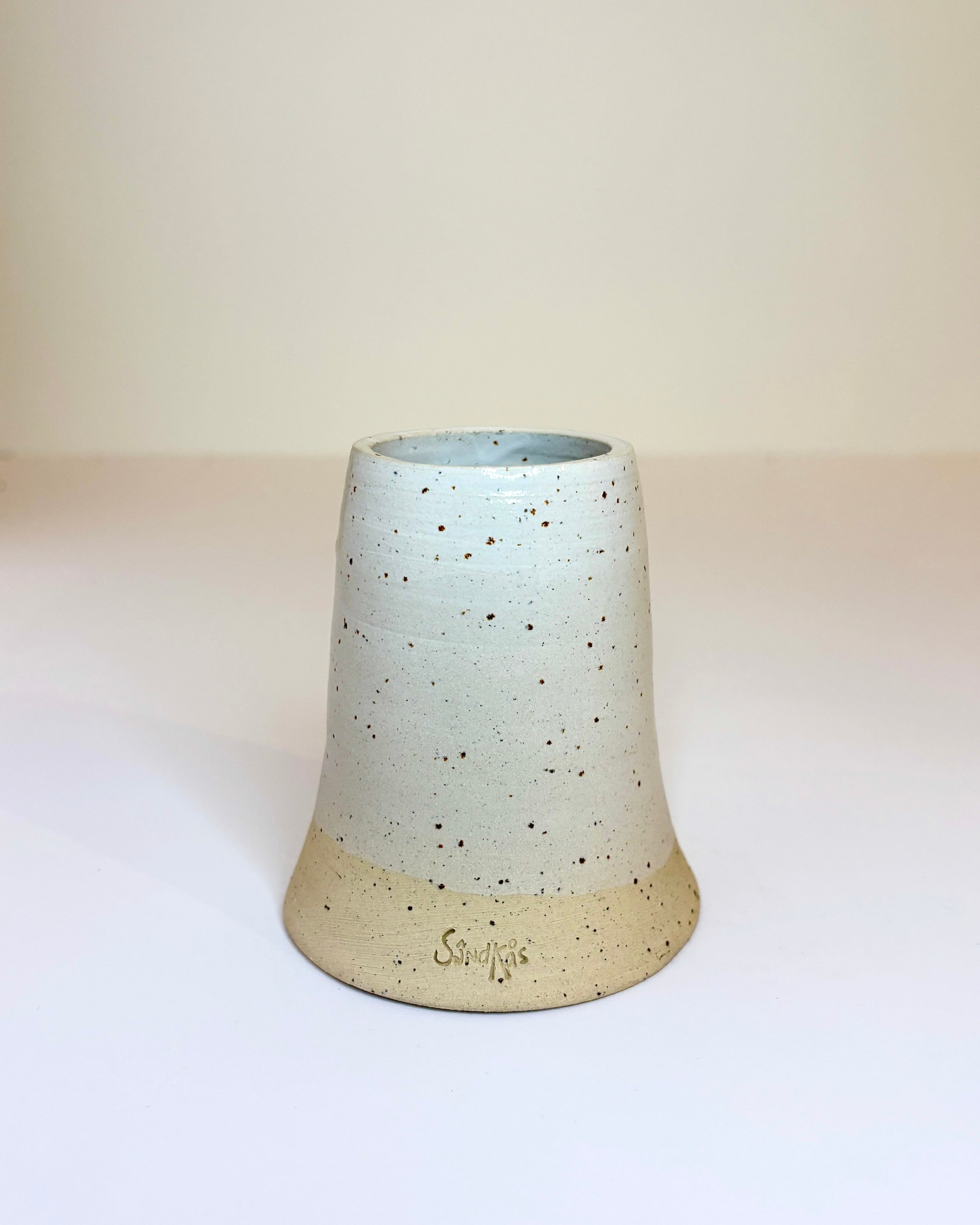 Keglevase (mellem - 9 cm høj)