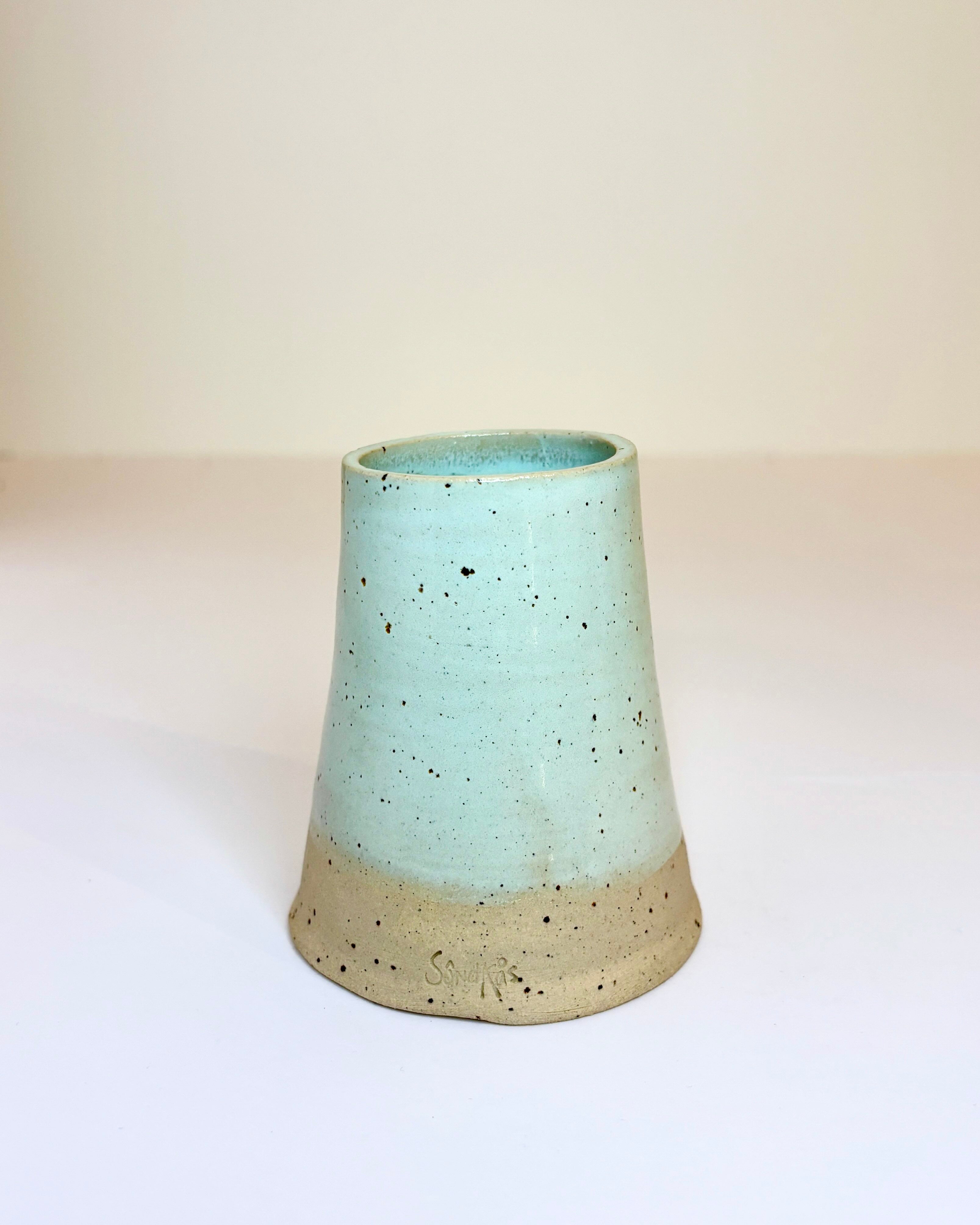 Keglevase (mellem - 9 cm høj)