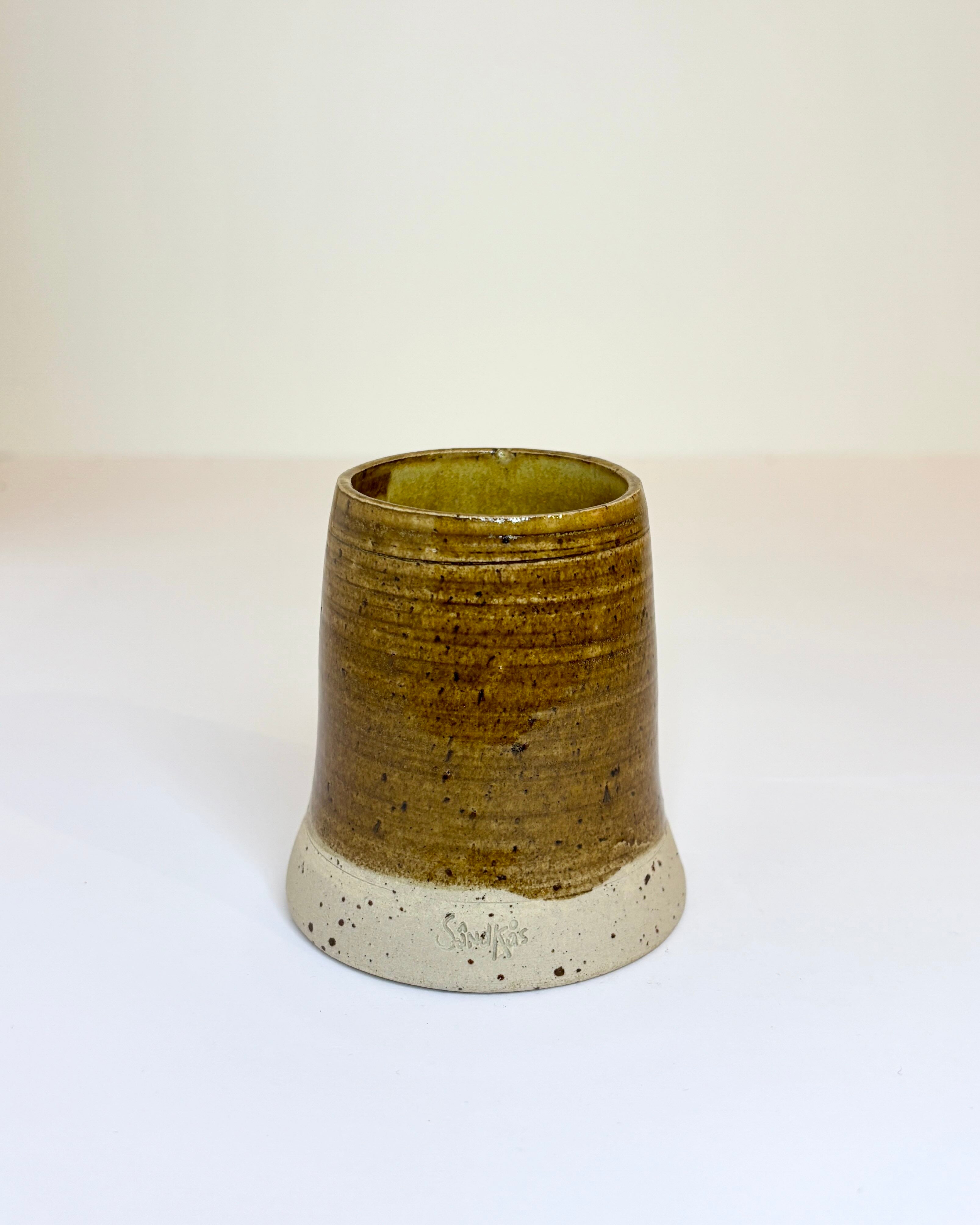 Keglevase (mellem - 9 cm høj)