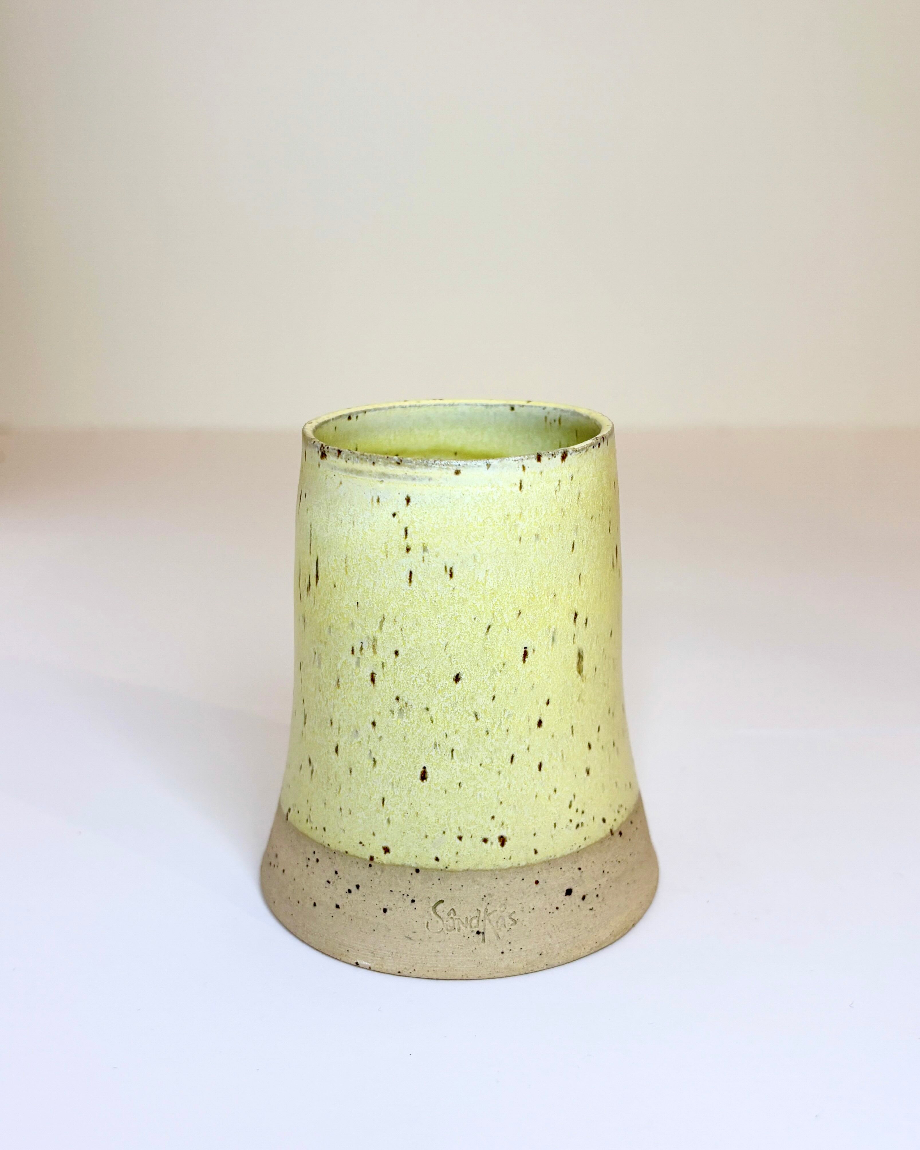 Keglevase (mellem - 9 cm høj)