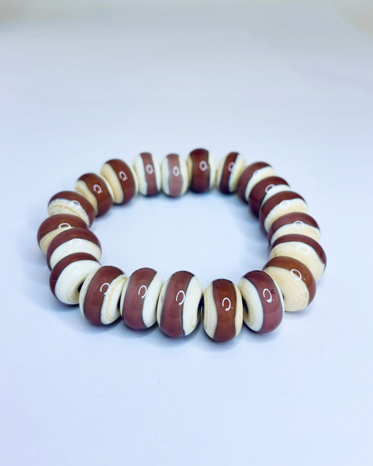Glasperle armbånd