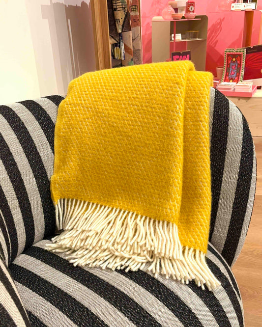 Gul plaid i 100% lammeuld