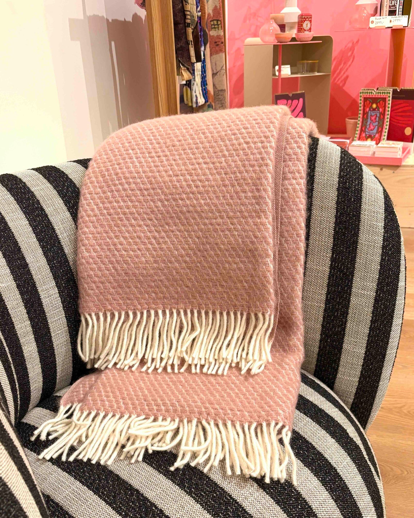 Lyserød plaid i 100% lammeuld