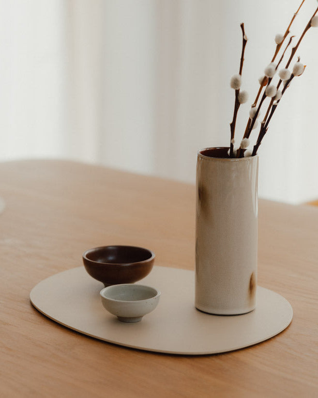 Dekorativt fad i stål