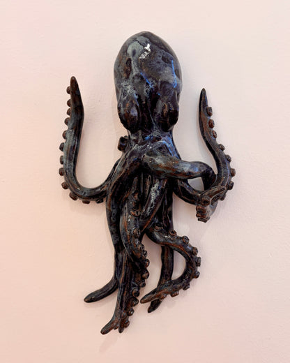Pulpo skulptur i ler